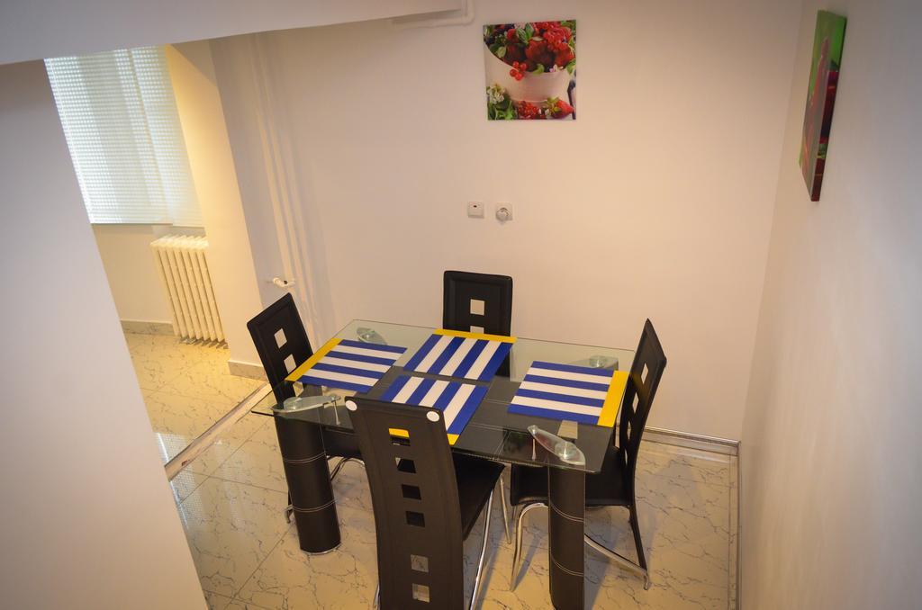 Dracula Adventure Tours Accommodation Bukareszt Zewnętrze zdjęcie